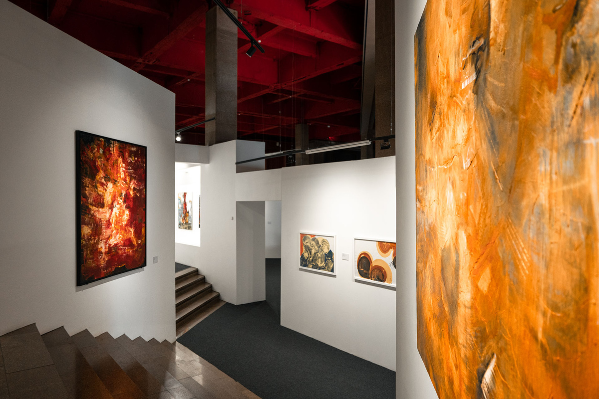    Экспозиция в центре «Площадь Мира»