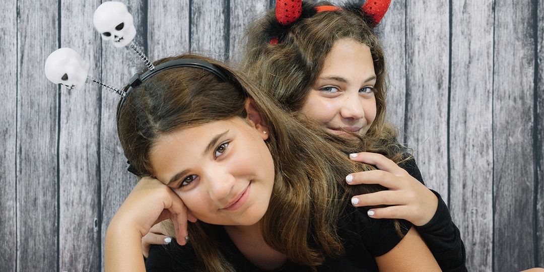 Подруга из соцсетей плохо влияет на мою 12-летнюю дочь. Мы отдалились друг от друга