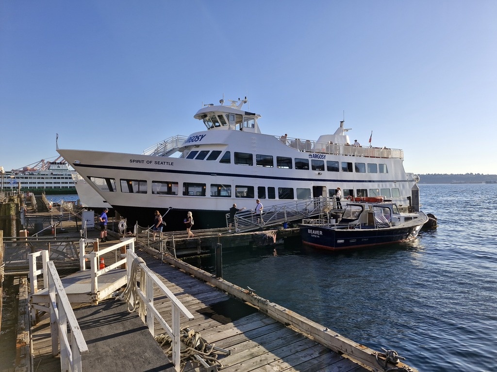 Морская прогулка вдоль набережной Сиэтла