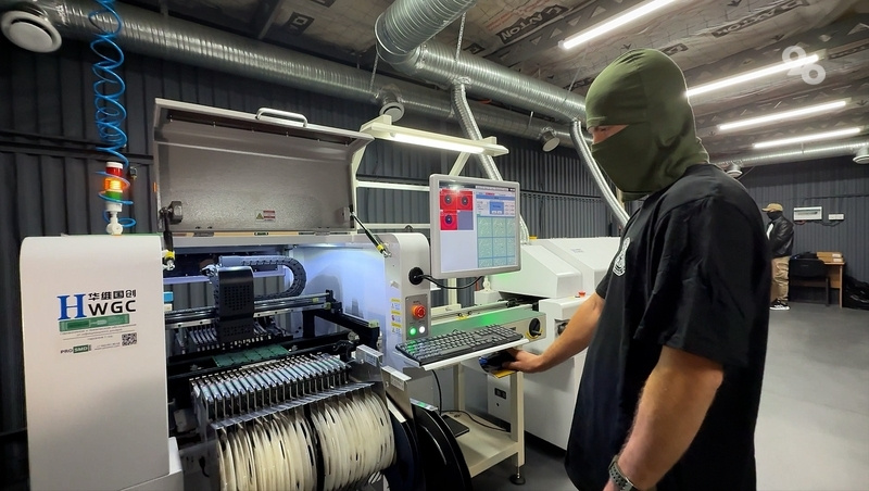    Станок для изготовления электронных плат Фото: Максим Семашко / / ИА «Победа26»