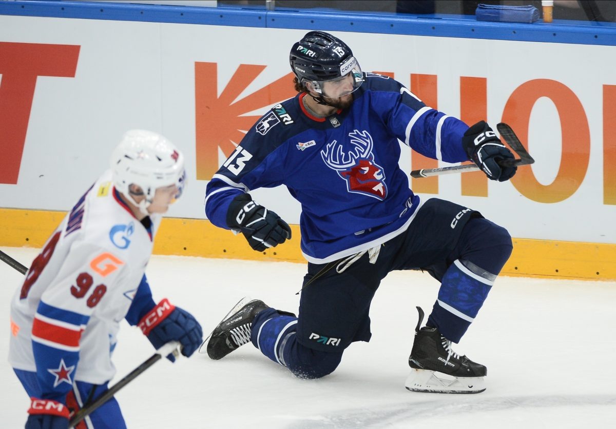    Дебютант КХЛ Егор Соколов поразил цель и в матче со СКА (8 сентября), и в игре с «Ладой»