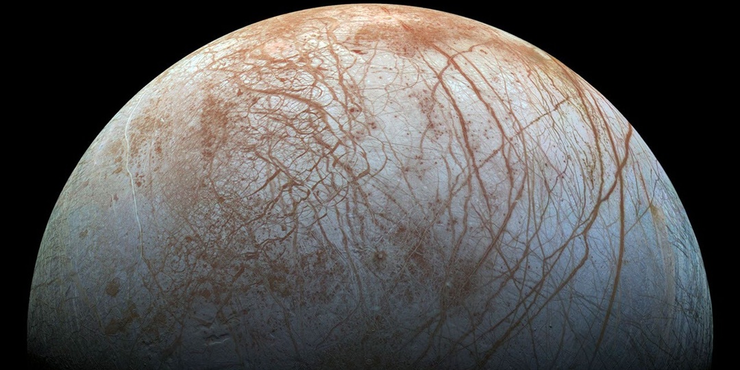 Европа: может ли спутник Юпитера оказаться колыбелью внеземной жизни?