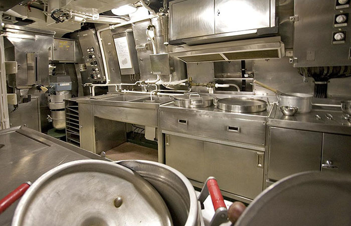 Камбуз на подводной лодке.