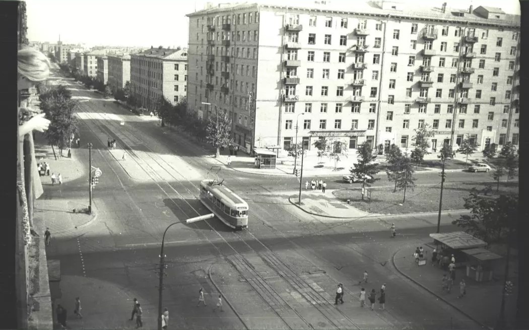 ул.Кржижановского, куда меня привезли из роддома. Фото взято с - https://pastvu.com/p/173961