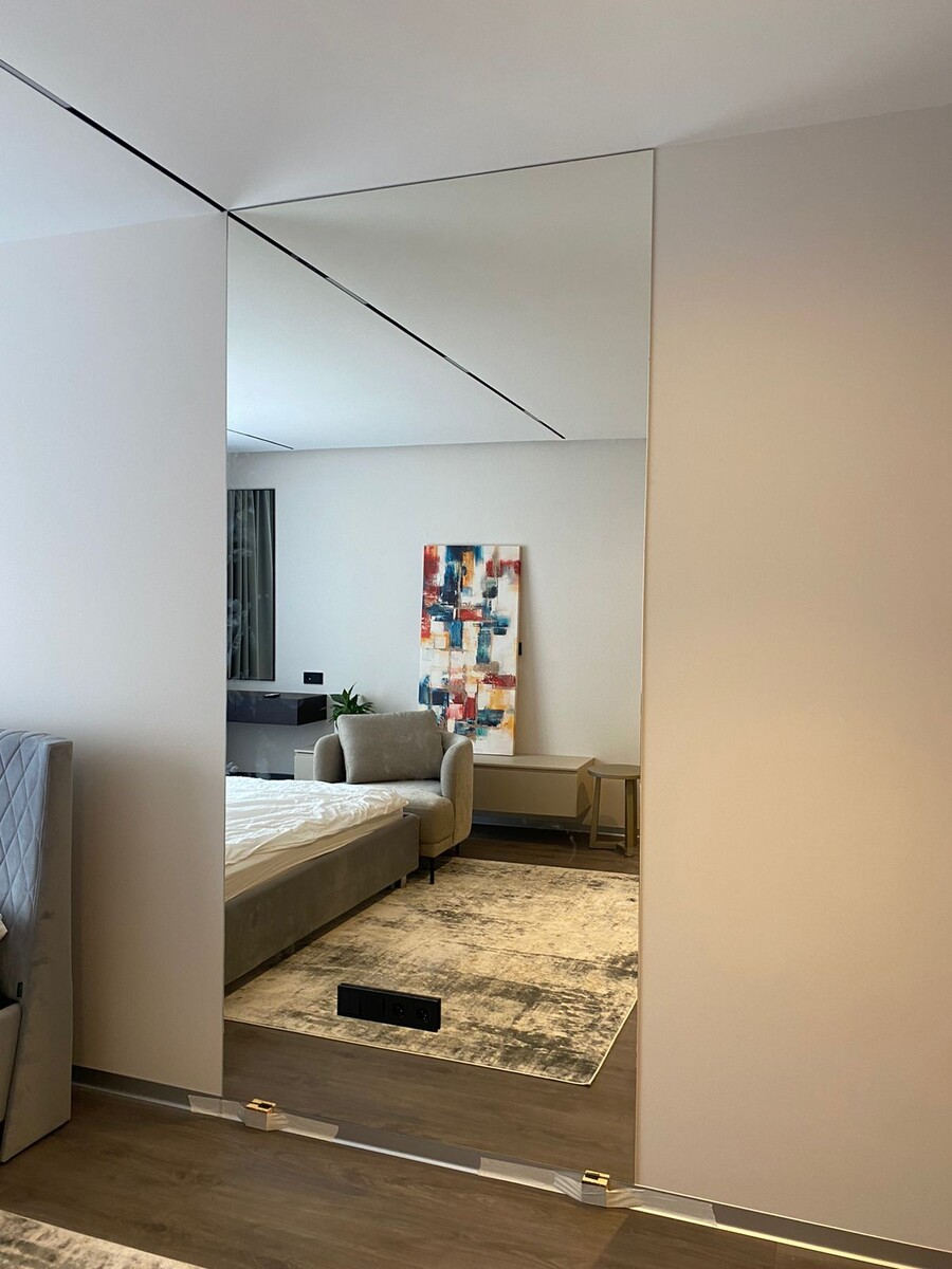 Зеркало без рамы