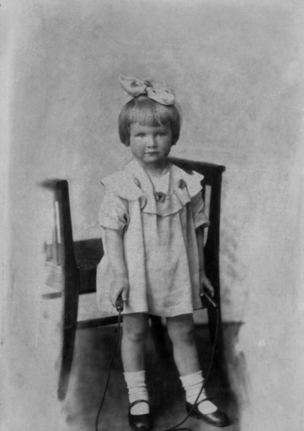    Ранняя биография Лидии Клемент довольно печальна