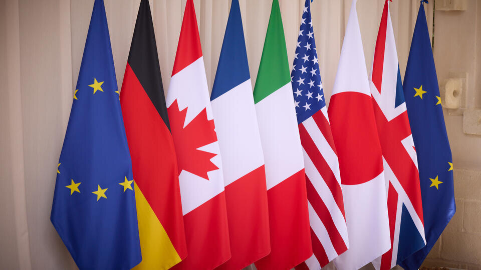     G7 условилась быстрее договариваться об использовании активов России для Украины REUTERS/EYEPRESS