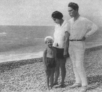 Борис, Зинаида и их сын Леня