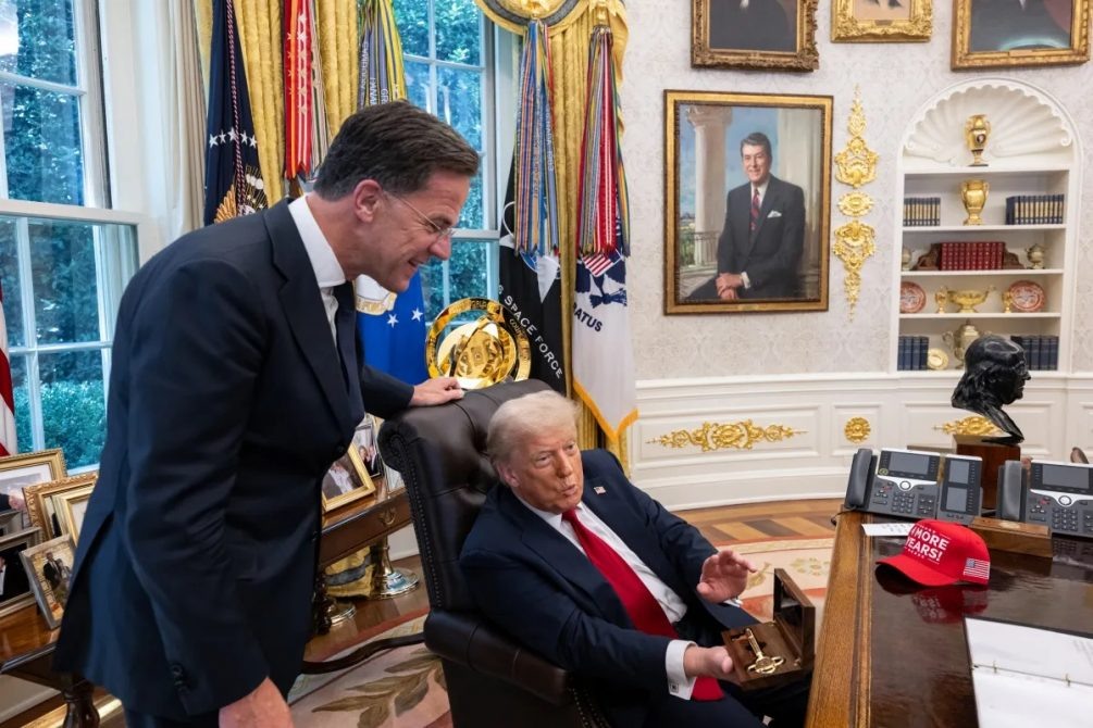    Вот истинные "друзья Трампа" в лице Марк Рютте, Генсека блока НАТО. Да, и то - только если лебезят и заискивают перед президентом США.