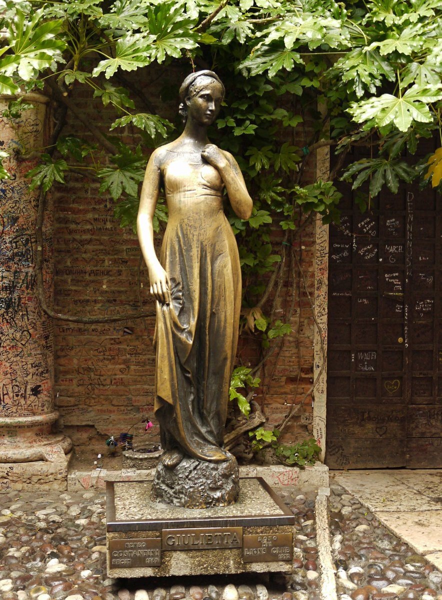 Памятник Джульетте в Вероне (Италия)  Источник: https://avatars.dzeninfra.ru/get-zen_doc/5211354/pub_6159cf875dc9ba35500fa6aa_6159d14340b43c44dff1d171/scale_1200