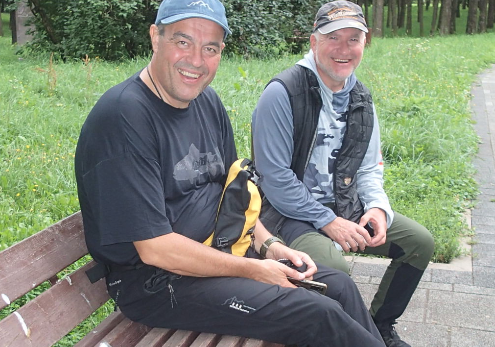 Мои товарищи Максим и Андрей. Фото перед вылетом в Магадан.