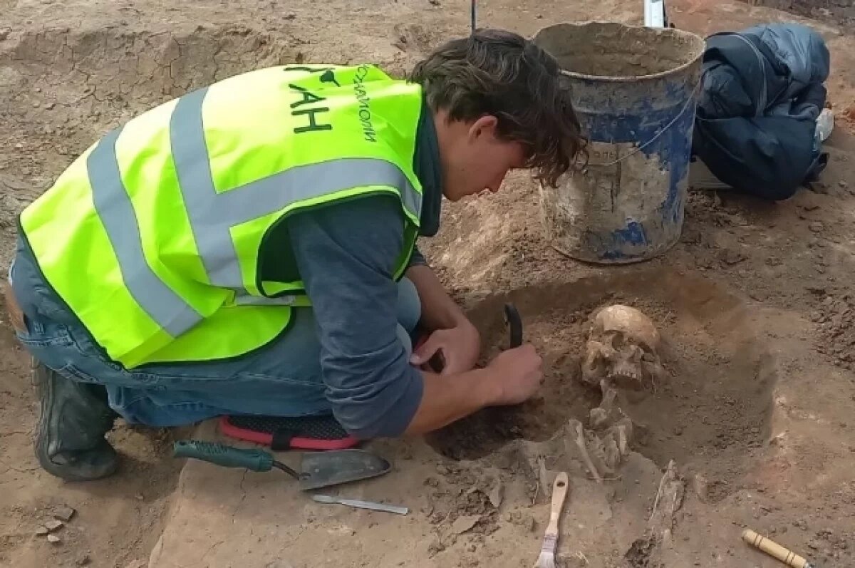    Находка старинного кладбища на улице Новослободской в центре Рязани не стала неожиданностью для археологов. Больше удивило историков, как скоро на этой территории появилась жилая застройка.