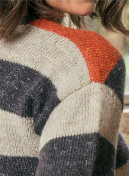 В этой модели для формирования плеч и оката рукава используются укороченные ряды.