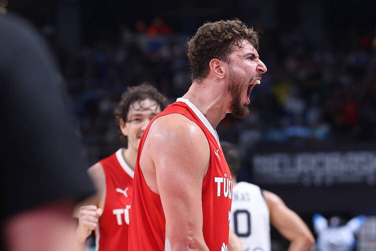    Альперен Шенгюн / фото: IMAGO, Ivica Veselinov, globallookpress.com