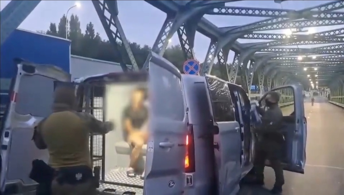 ухилянта Степана подбросили к границе