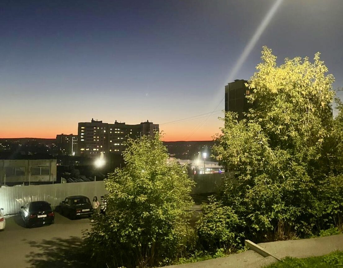 Люблю ночь, но приходится теперь ложиться пораньше