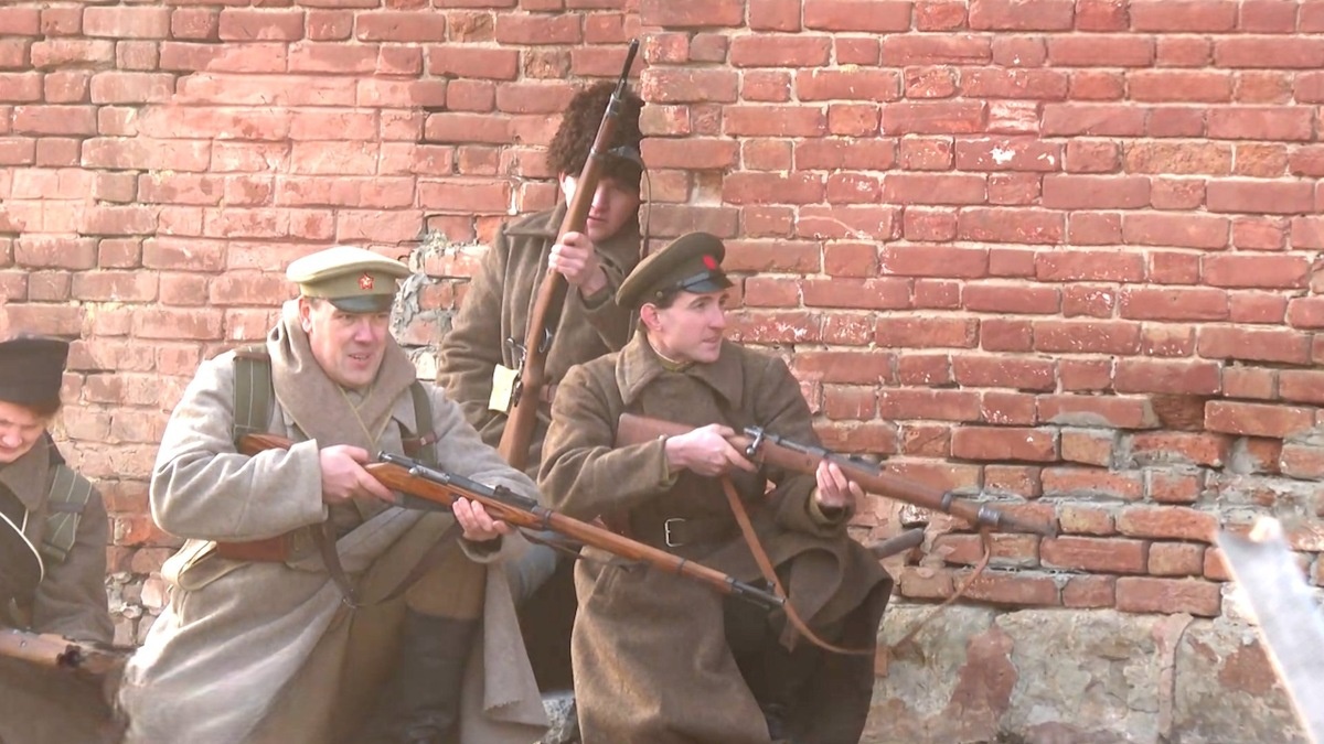 Реконструкция боя Гражданской войны. Фото из открытых источников