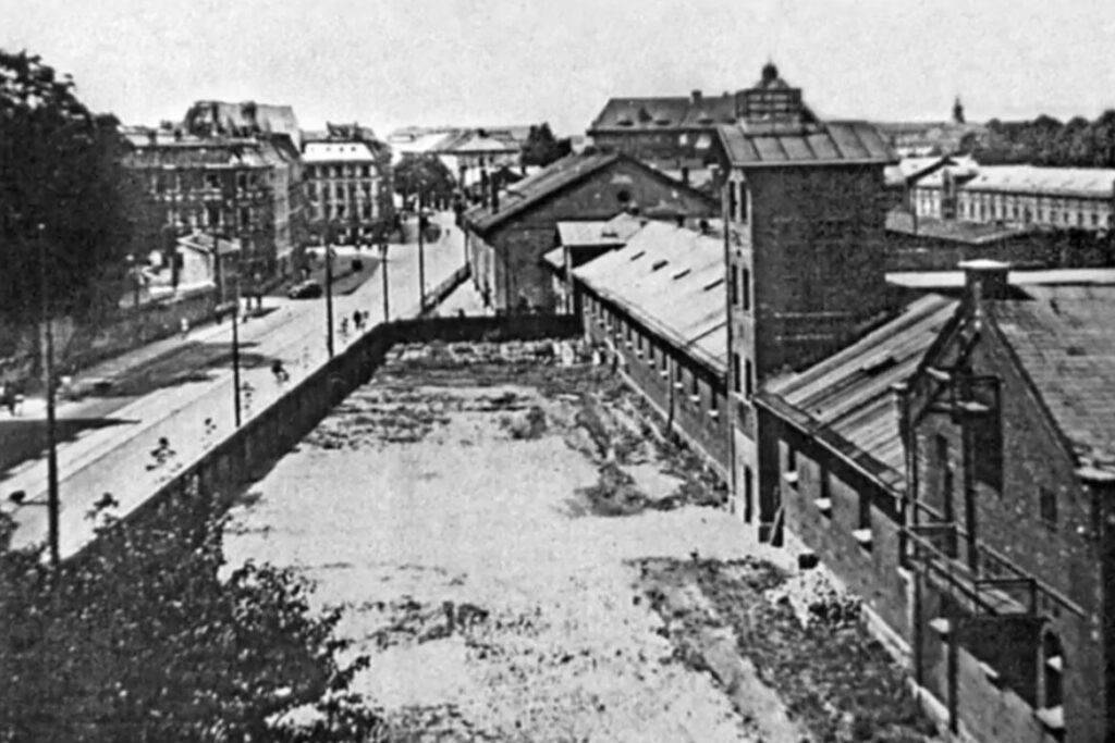   1930—1940, Wrangelstraße. Конюшни 3-го кирасирского полка и Врангельштрассе