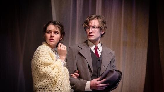 "Бег". Студия "Белый шар". Серафима - Анастасия Чибизова, Голубков - Роман Сорокин