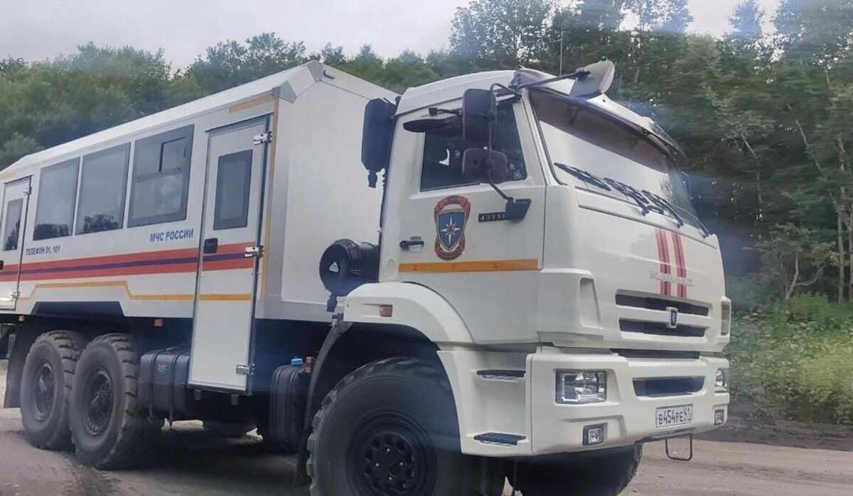     Автомобиль МЧС России во время эвакуации людей после цунами на Камчатке. Источник: ria.ru Автор фото: © Главное управление МЧС России по Камчатскому краю