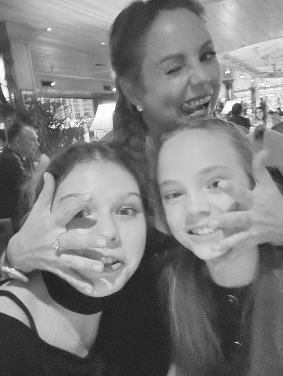     МакSим с дочерьми. Фото: Инстаграм (запрещён в РФ) @maksimartist