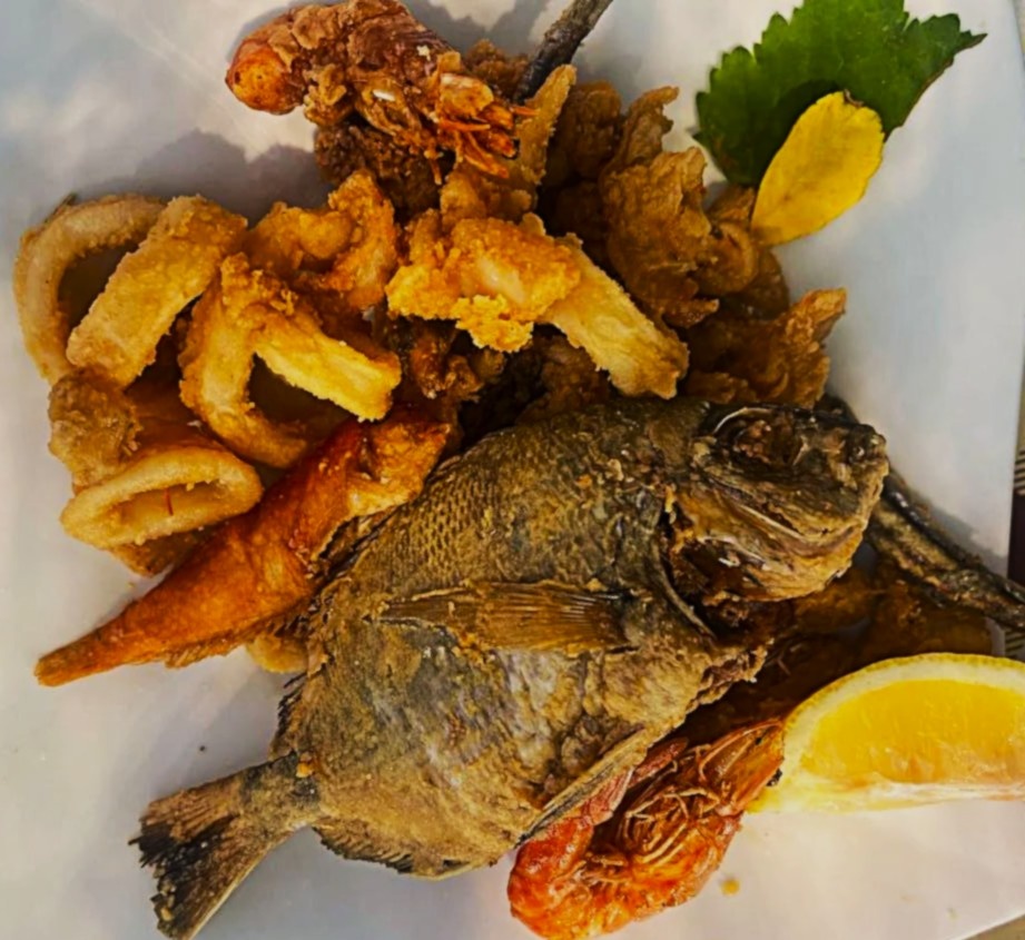 Заказ подруги в ресторане на юге Италии. Фото автора.