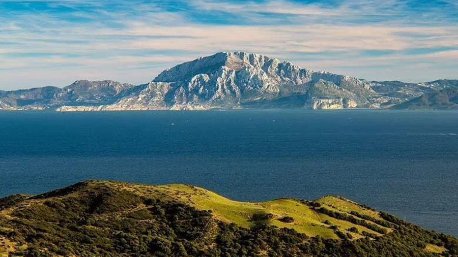 Гибралтарский пролив. Вид на испанское побережье со стороны Марокко