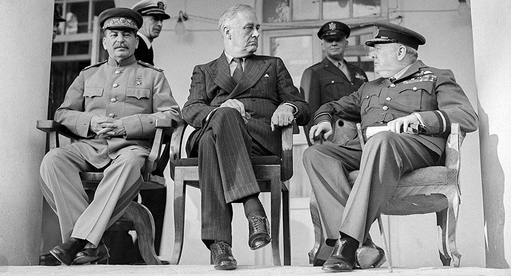 Большая тройка. Источник изображения topwar.ru