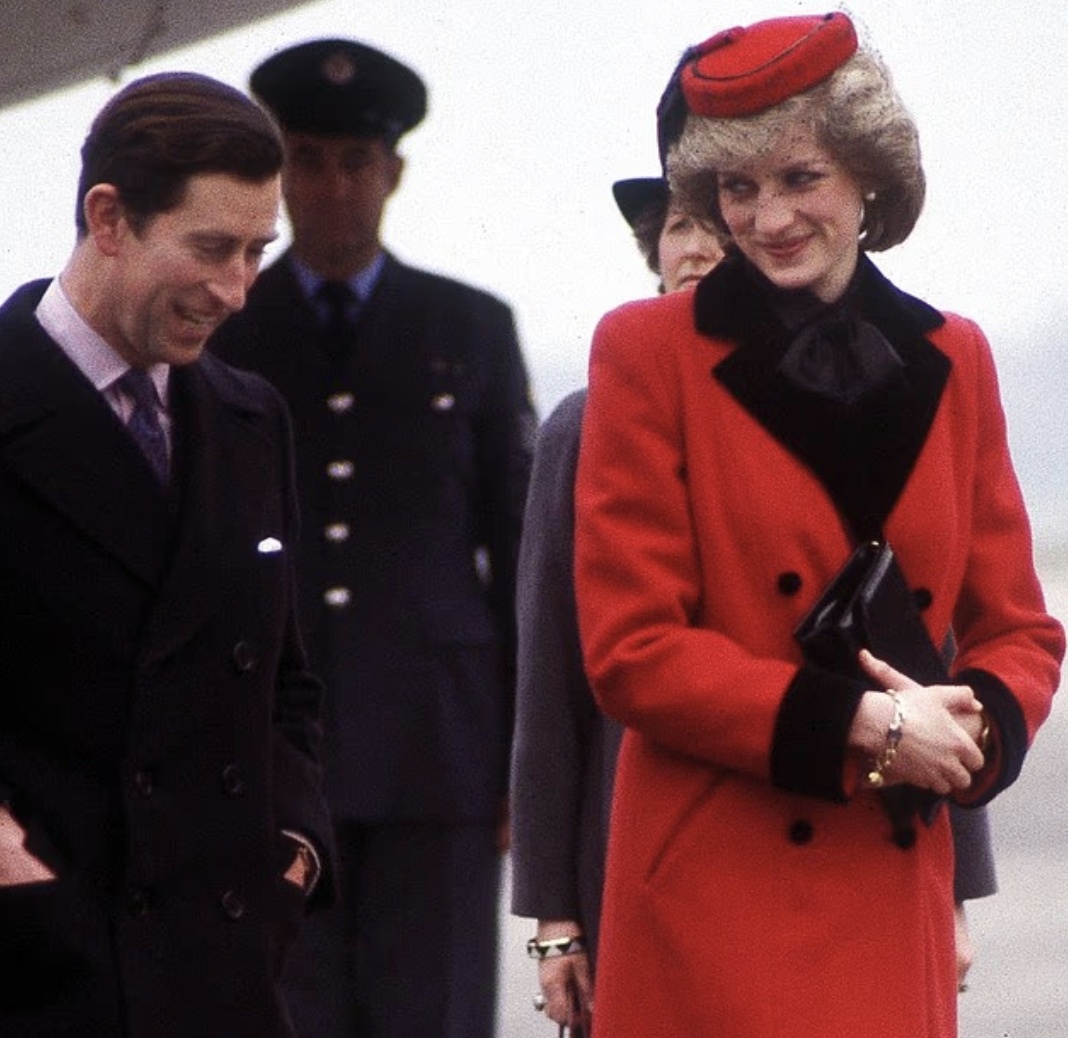 Принц Чарльз, принцесса Диана и принц Уильям изображены в июне 1984 года, за три месяца до рождения принца Гарри.