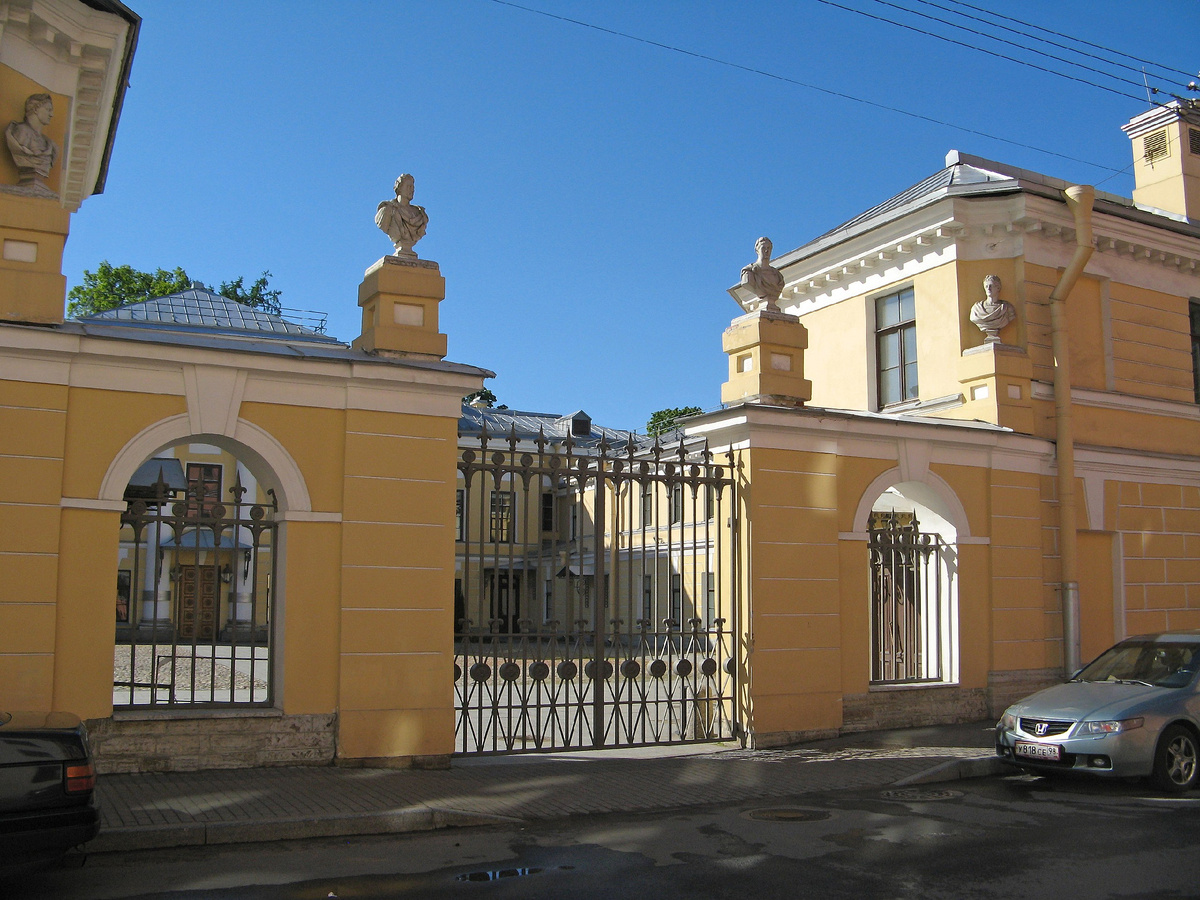 Дворец Бобринских на Галерной улице. Фото из интернета