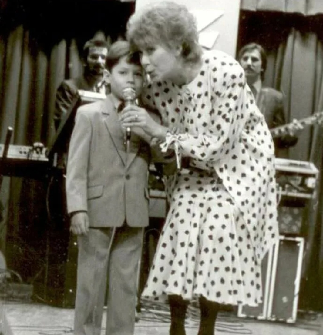 Стас с бабушкой на концерте