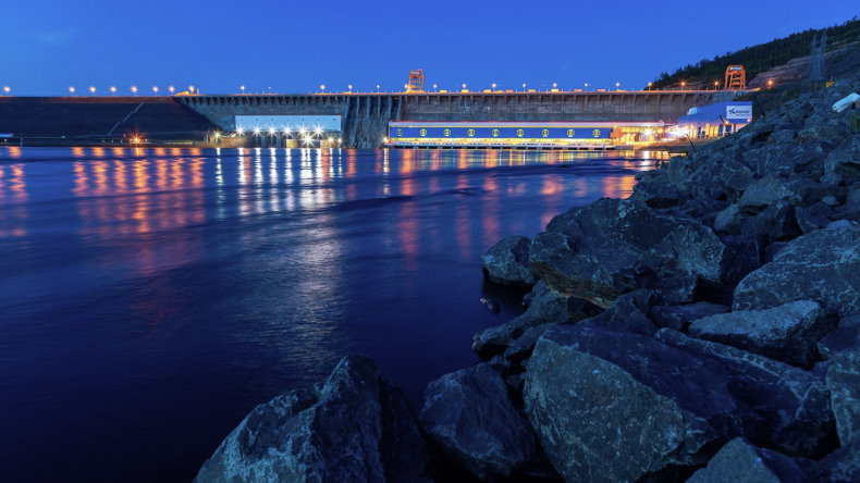 Богучанская ГЭС. Ночное освещение
