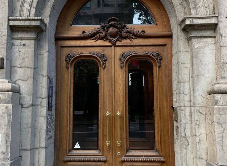 Самые фотогеничные двери Петербурга: адреса, маршруты и история домов