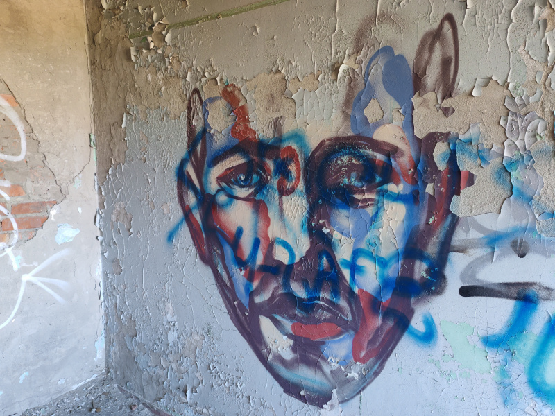    Журналист показал, что скрывает в себе самая большая "заброшка" в ПетрозаводскеЯндекс карта