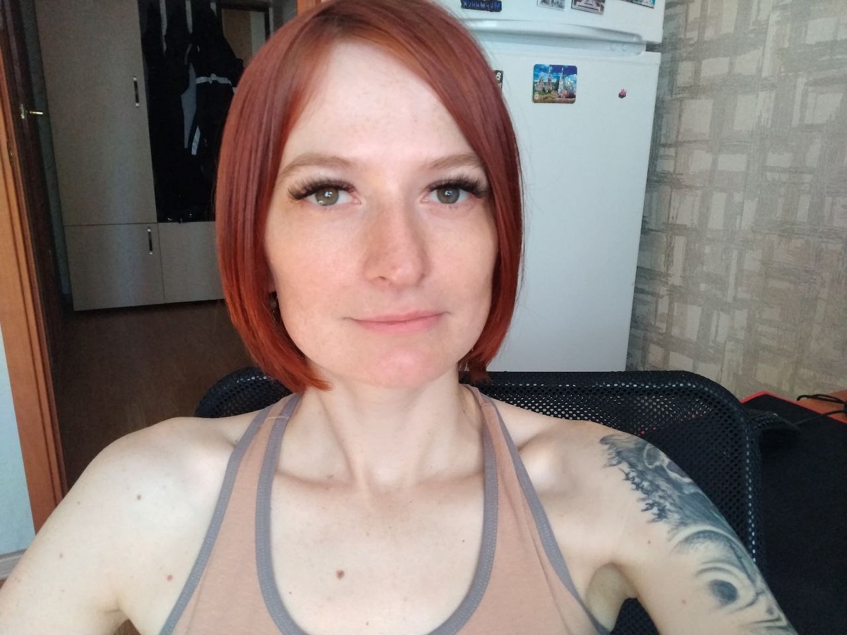 Елена Антюхова дома в топике