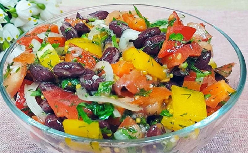 Салат с фасолью и овощами: быстрый рецепт для яркого ужина
