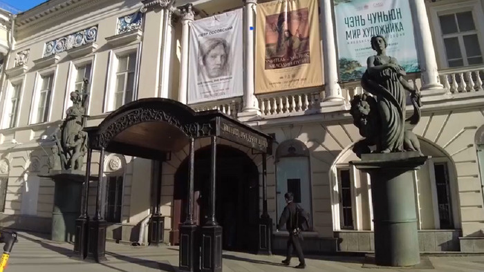    В Москве открылась выставка современного китайского художника Чэнь Чуньюна