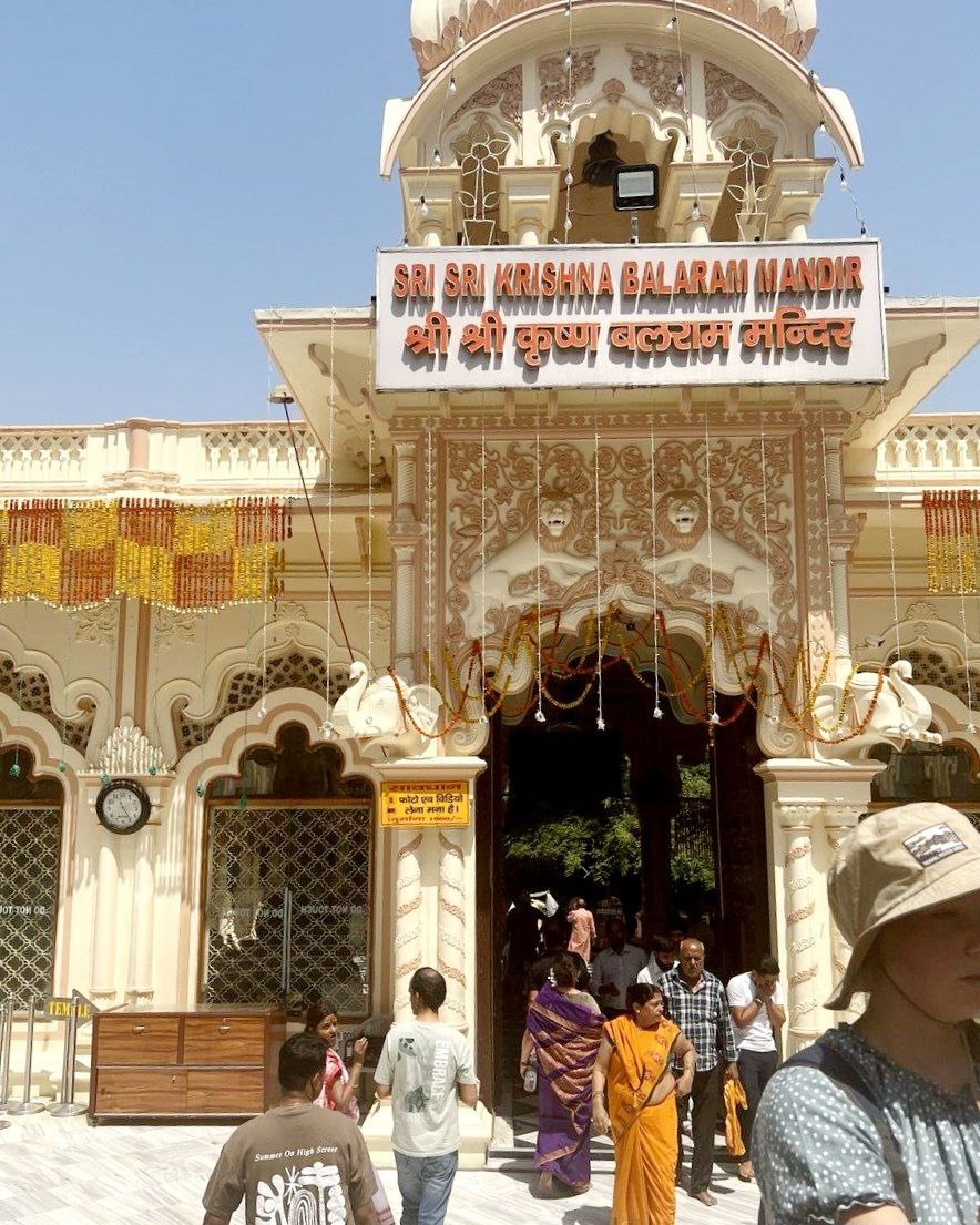 Храм Шри Шри Кришна Баларам Мандир во Вриндаване / Sri Sri Krishna Balaram Mandir (ISKCON Vrindavan)