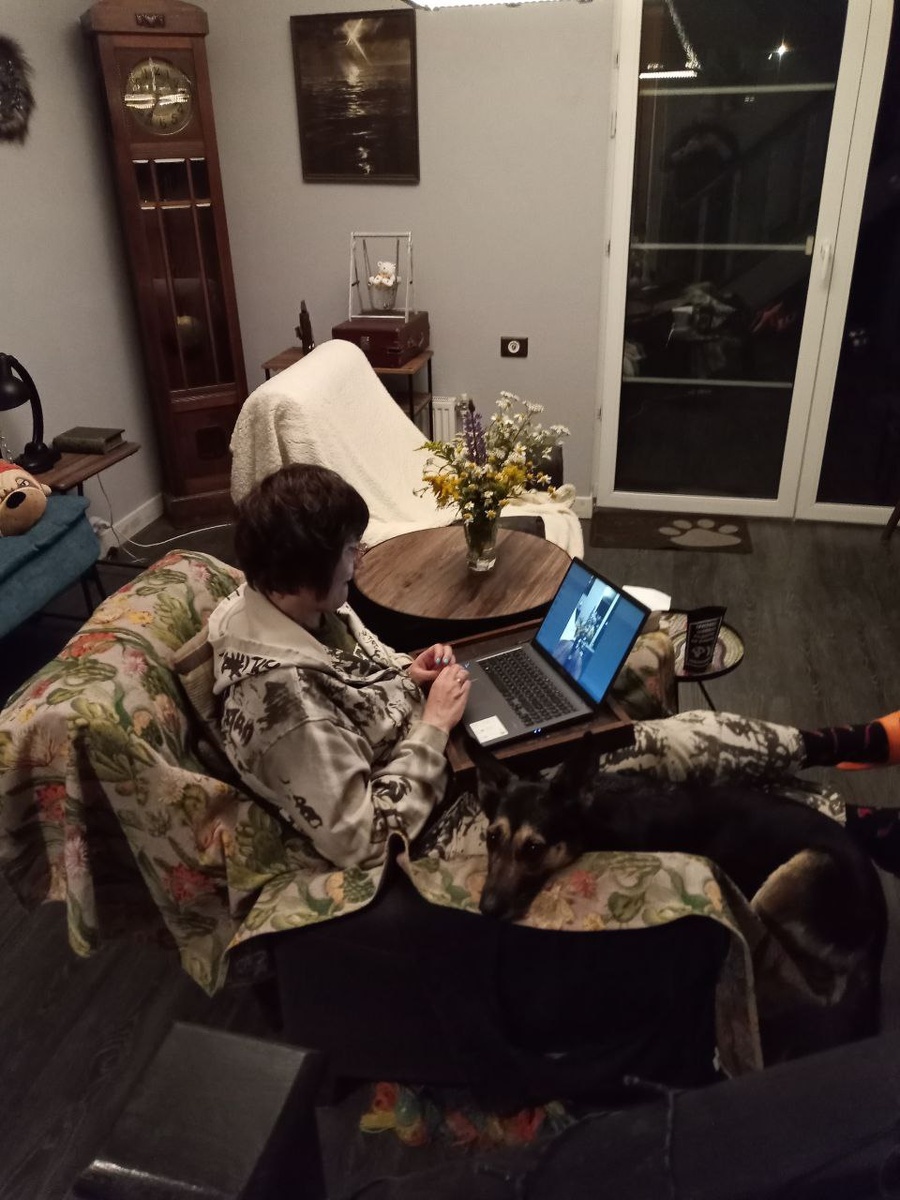 Мы с собакой всегда работаем вместе))