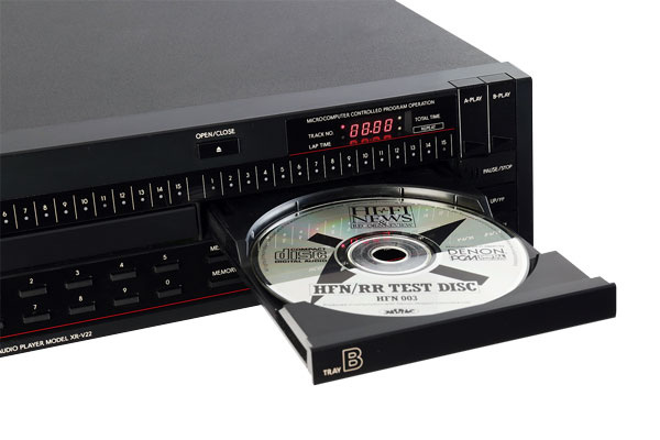 Toshiba XR-V22: первый в мире двухлотковый CD-плеер