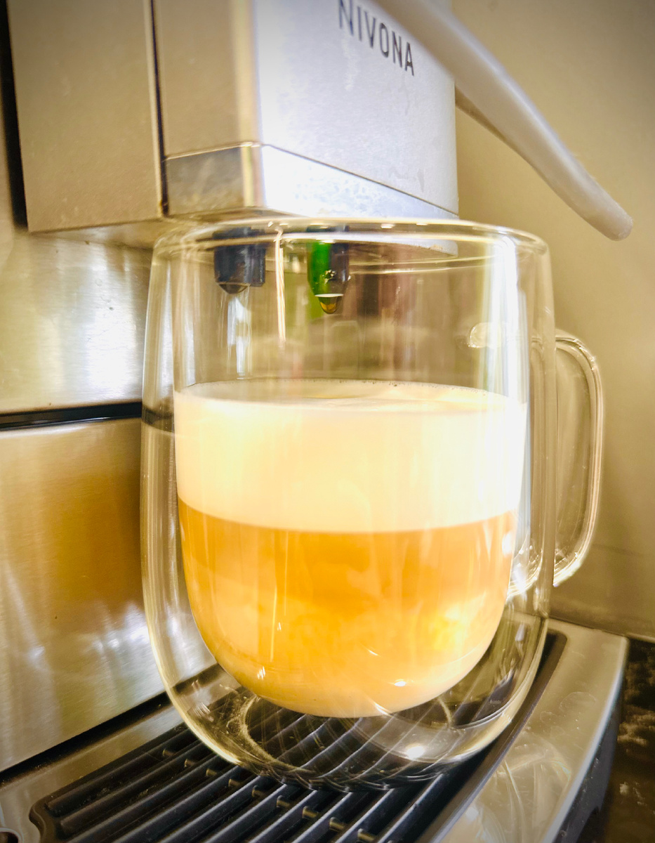 Кофе я отложила до завтра, два дня пью чай с вареньем