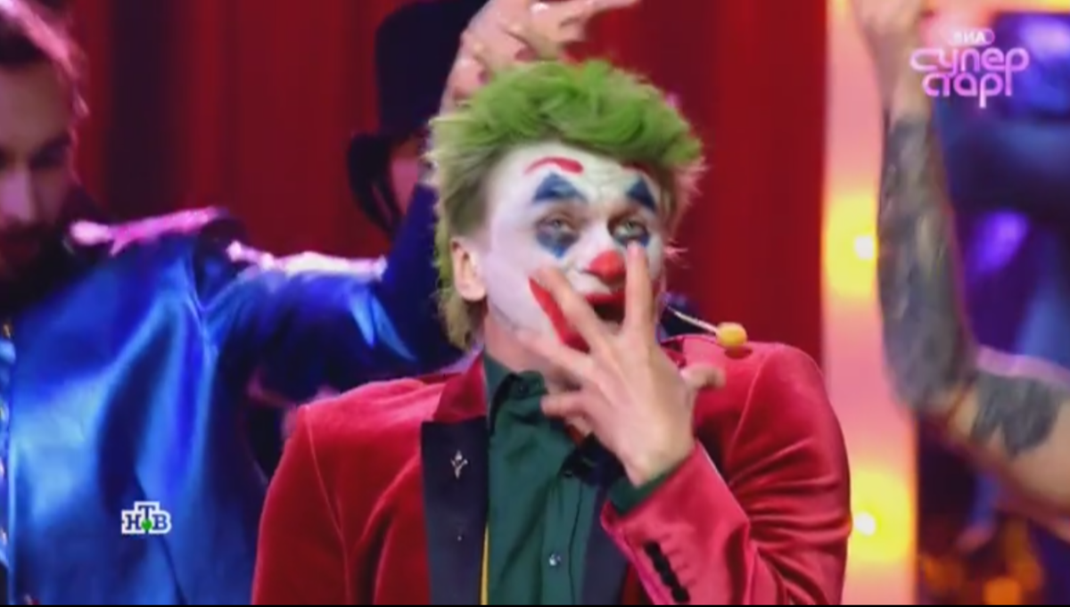 Фото- кадр из шоу "ВИА Суперстар" за 13.09.2025. (НТВ)