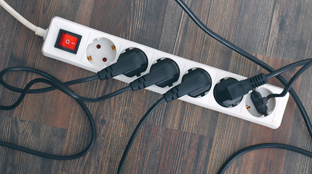    Внимание! 10 приборов, которые не потерпят удлинителя рядом