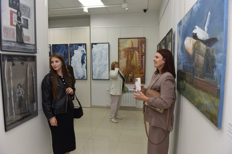    В Оренбурге открылась крупнейшая выставка молодых художников «О»