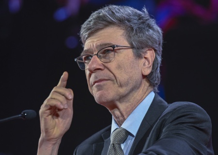    Сакс: Макрон признал вину НАТО в войне на Украине