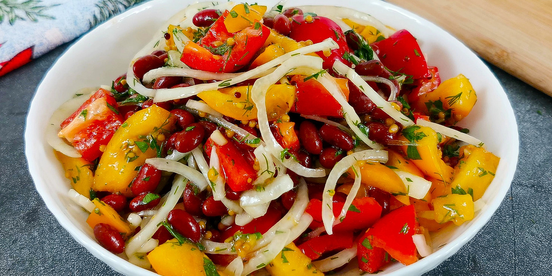 Витаминный салат с фасолью. Готовится просто и вкусно