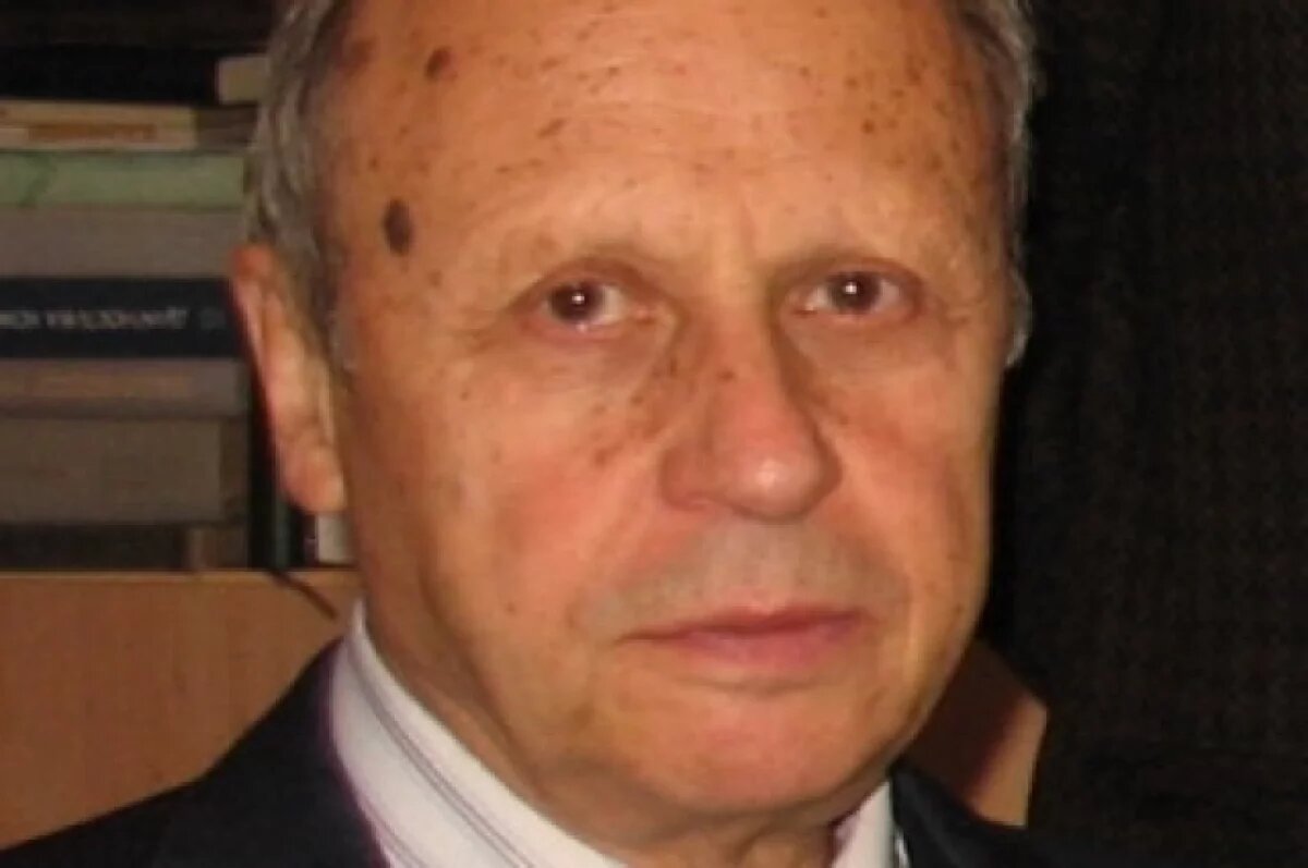    Под Петербургом на прогулке исчез известный 87-летний врач Борис Ариэль