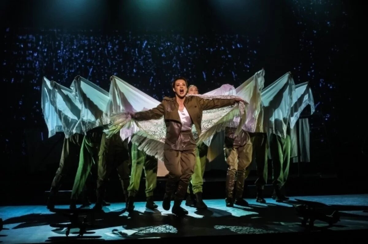    Спектаклем «Небесный тихоход. Мотивы» открылся 93 сезон театра им. Горького