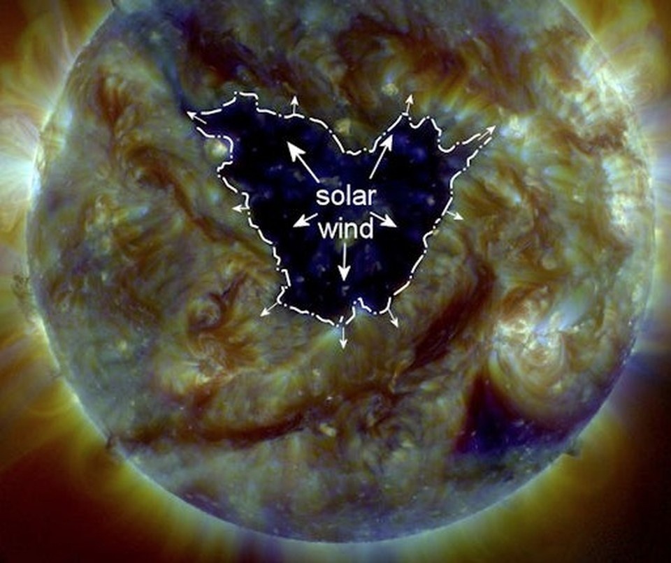    Корональная дыра, образовавшаяся на Солнце. Фото: NASA/SDO, AIA, EVE, HMI.