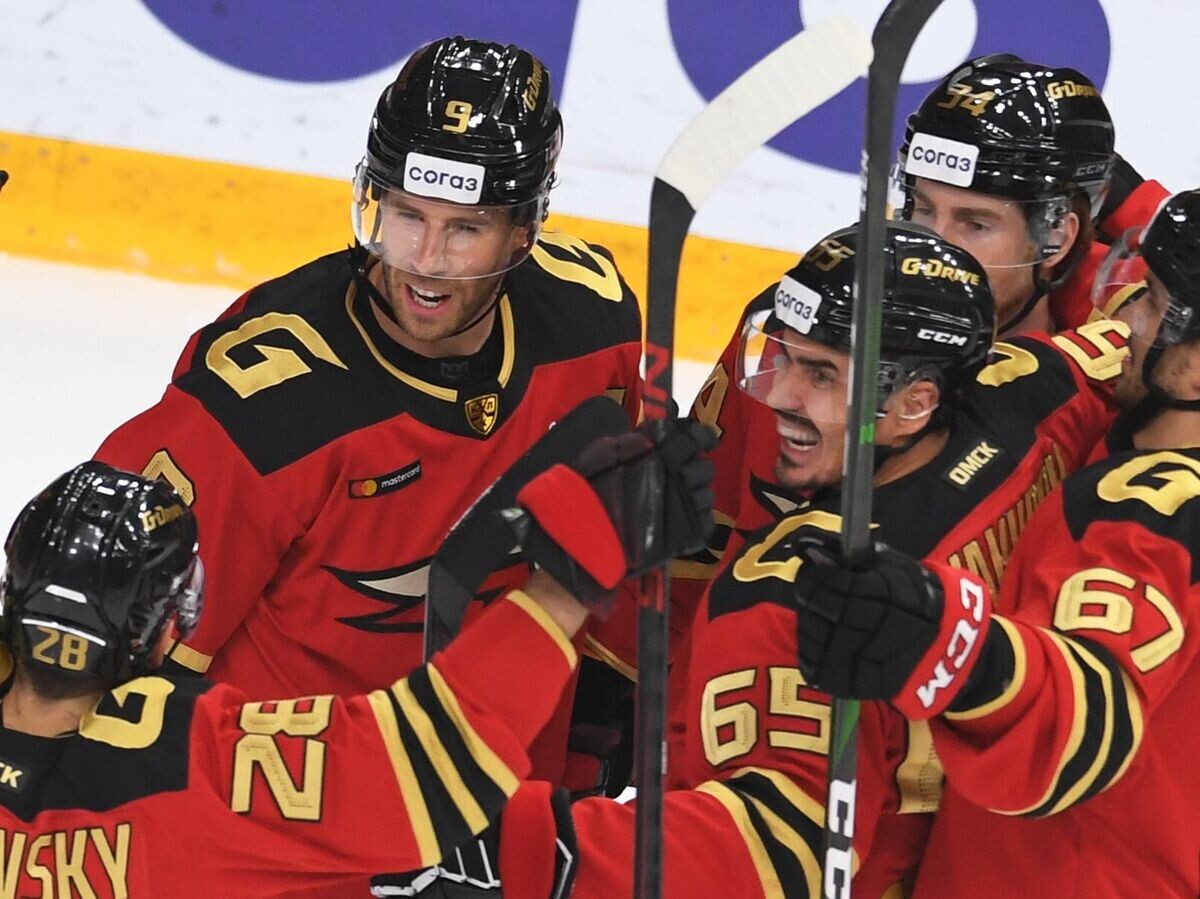    Хоккеисты "Авангарда"© РИА Новости / Павел Бедняков